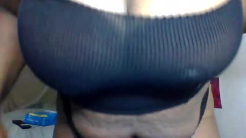 Snapshot of hawtchoc37 chatting on 11.19.25 hawtchoc37 online show from 11.19.25