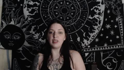 Snapshot of haylewoods chatting on 12.13.24 Hayle Woods online show from 12.13.24