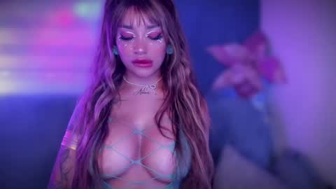 Snapshot of hazeeell chatting on 02.01.25 Marie online show from 02.01.25