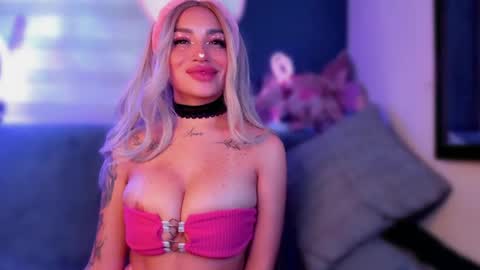 Snapshot of hazeeell chatting on 02.06.25 Marie online show from 02.06.25