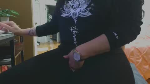 Hazel online show from 03.03.26