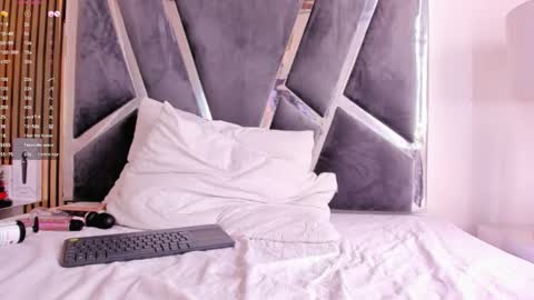  Hazel  online show from 02.17.25