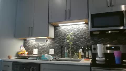 Hazel online show from 02.04.25