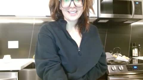 Hazel online show from 11.02.25