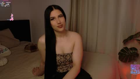 Snapshot of hazelhayess chatting on 05.08.26 hazelhayess online show from 05.08.26