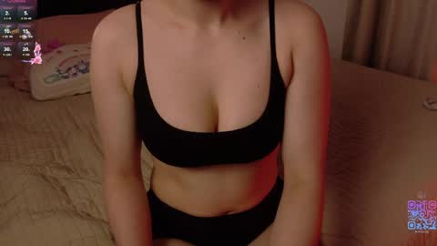 Snapshot of hazelhayess chatting on 05.11.26 hazelhayess online show from 05.11.26