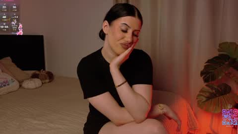 Snapshot of hazelhayess chatting on 05.16.26 hazelhayess online show from 05.16.26