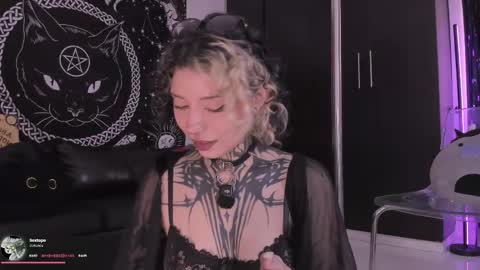 Snapshot of hazellwitch chatting on 05.04.26 Hazell Witch online show from 05.04.26