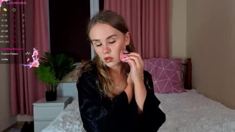 hazeltrue online show from 09.29.25