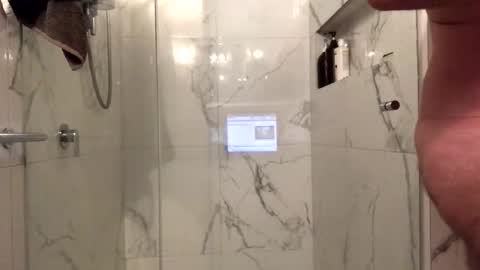 Snapshot of hb2283 chatting on 10.19.25 h babe online show from 10.19.25