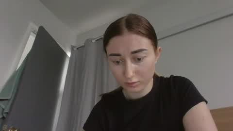 heart_in_your_hands online show from 03.04.26