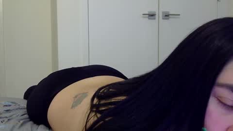 Snapshot of heatwavee chatting on 01.06.25 heatwavee online show from 01.06.25