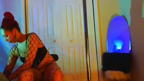 Heavenllyy online show from 01.11.25