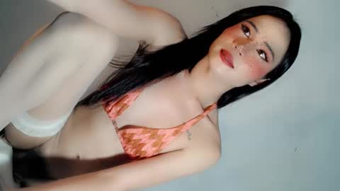 Snapshot of heavenlycum69_mickey chatting on 12.20.24 Mickey online show from 12.20.24