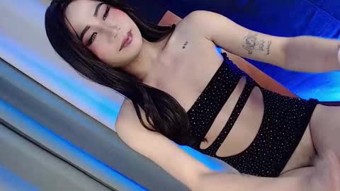 Snapshot of heavenlycum69_mickey chatting on 12.17.25 Mickey online show from 12.17.25