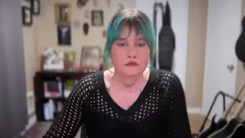 Snapshot of heavensentttt chatting on 12.03.24 Saoirse online show from 12.03.24