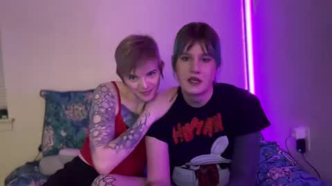 Snapshot of heavensentttt chatting on 01.19.25 Saoirse online show from 01.19.25