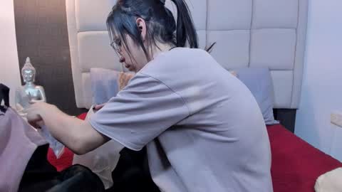 Keira Hecate online show from 01.19.25