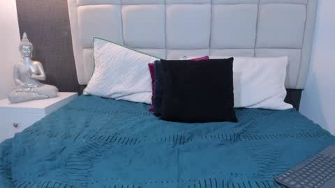 Keira Hecate online show from 01.23.25