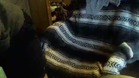 Snapshot of hecomesagain chatting on 10.24.25 hecomesagain online show from 10.24.25