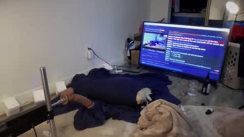 Snapshot of hectorramirezxxx chatting on 12.16.24 LockedThug online show from 12.16.24