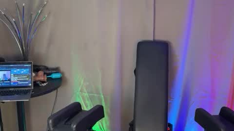 Snapshot of hectorramirezxxx chatting on 12.22.25 LockedThug online show from 12.22.25