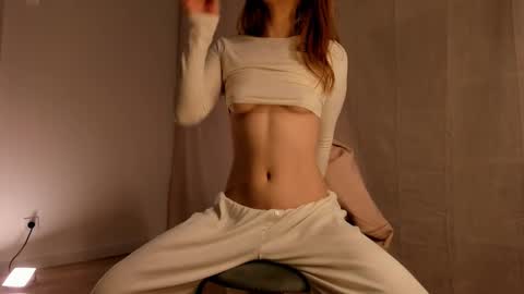 Snapshot of hee_jeen chatting on 01.07.25 Jeen online show from 01.07.25