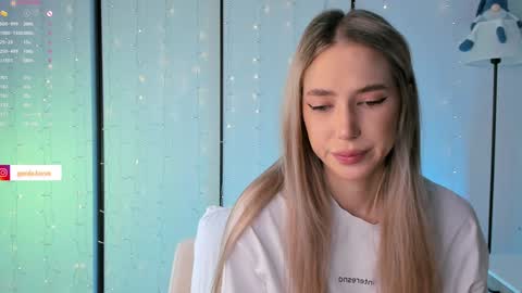 Snapshot of heidas_passion chatting on 12.16.24 Heida online show from 12.16.24