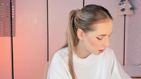 Snapshot of heidas_passion chatting on 02.03.25 Heida online show from 02.03.25