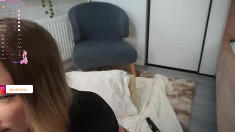 Snapshot of heidas_passion chatting on 09.26.25 Heida online show from 09.26.25