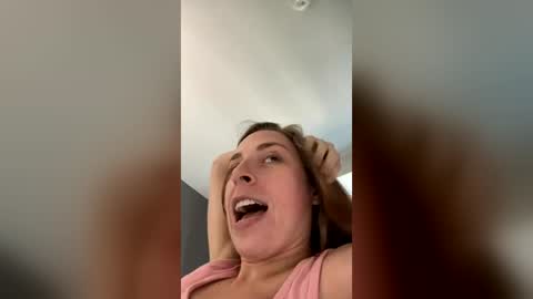 Snapshot of heidi_is_here_72 chatting on 06.19.26 heidi_is_here_72 online show from 06.19.26