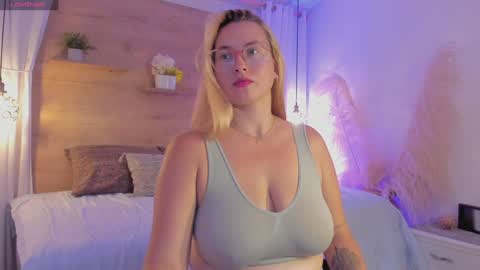 ANTARA REY online show from 12.31.24