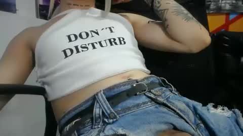 Snapshot of heidy_sumers chatting on 02.11.25 Heidy Sumers online show from 02.11.25