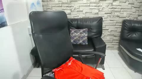 Snapshot of heidy_sumers chatting on 10.24.25 Heidy Sumers online show from 10.24.25