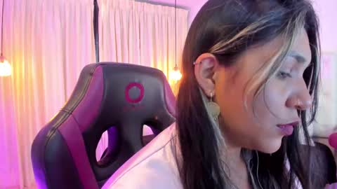              online show from 02.10.25