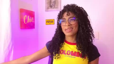 Snapshot of heily_fox chatting on 01.28.25 HEILY online show from 01.28.25