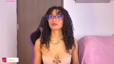 Snapshot of heily_fox chatting on 02.24.25 HEILY online show from 02.24.25