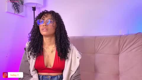 Snapshot of heily_fox chatting on 03.01.25 HEILY online show from 03.01.25