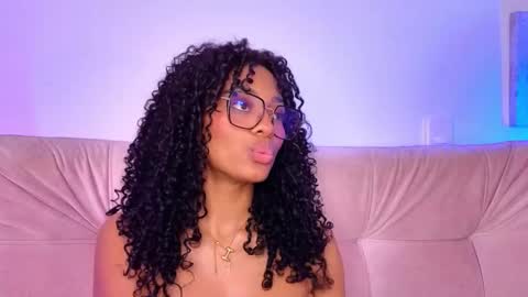 Snapshot of heily_fox chatting on 03.01.25 HEILY online show from 03.01.25