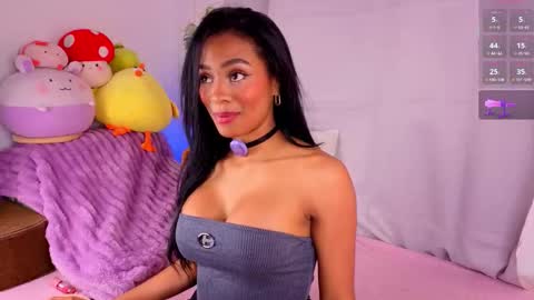 Snapshot of heily_fox chatting on 11.09.25 HEILY online show from 11.09.25