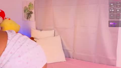 Snapshot of heily_fox chatting on 11.10.25 HEILY online show from 11.10.25