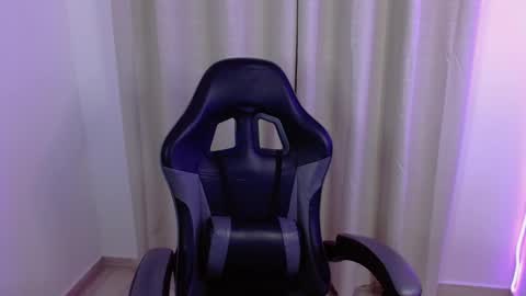 Snapshot of heizer_ chatting on 10.10.25 ETHEREAL HEIZER online show from 10.10.25