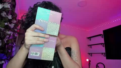 Heka Prudence online show from 04.14.26