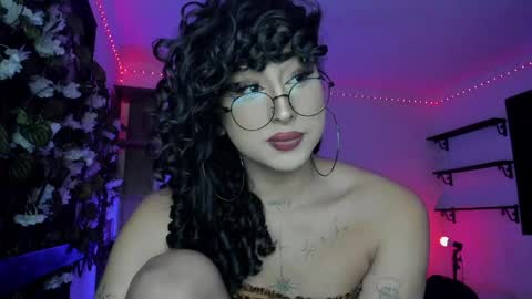 Heka Prudence online show from 04.19.26