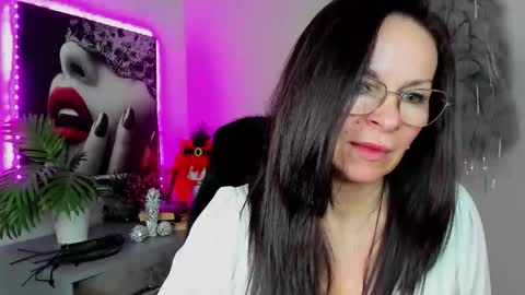 Snapshot of helen_79 chatting on 04.07.26 Helen online show from 04.07.26