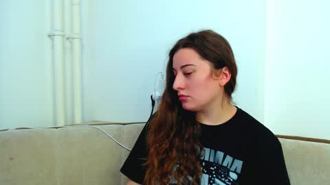 helen_adams_ online show from 12.02.24