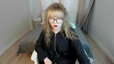 Helen Carson online show from 04.20.26