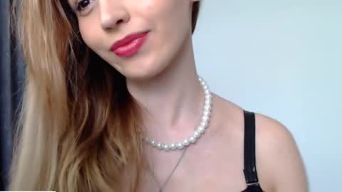 Snapshot of helen_quinn chatting on 10.25.25 helen_quinn online show from 10.25.25