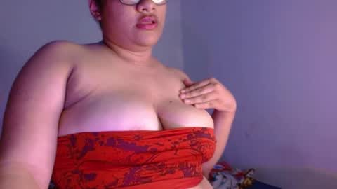 Snapshot of helena_grant chatting on 01.23.25 Helena online show from 01.23.25