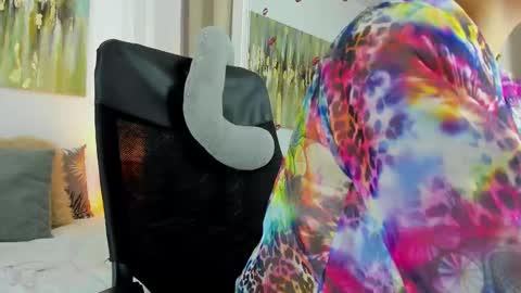 Helena Santos  online show from 02.26.25